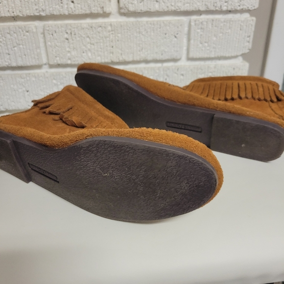 Minnetonka brand hard sole boots 7.5 - Picture 3 of 5